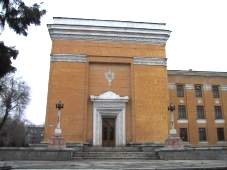 Национальная Академия Наук РК (Здание построено в 1957 году. Архитектор Щусев (автор мавзолея В.И.Ленина).